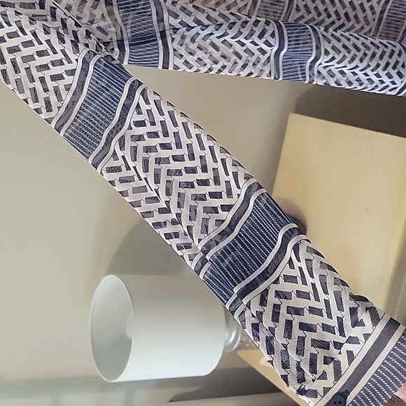 Zoe S shear cover up - Picture 3 of 4